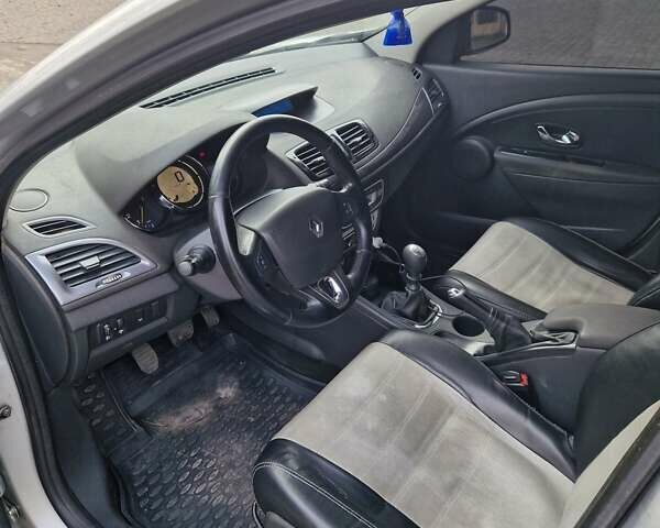 Серый Рено Меган, объемом двигателя 1.5 л и пробегом 277 тыс. км за 8300 $, фото 10 на Automoto.ua