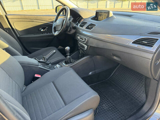 Серый Рено Меган, объемом двигателя 1.6 л и пробегом 191 тыс. км за 10850 $, фото 24 на Automoto.ua