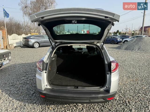 Серый Рено Меган, объемом двигателя 1.46 л и пробегом 242 тыс. км за 9500 $, фото 4 на Automoto.ua