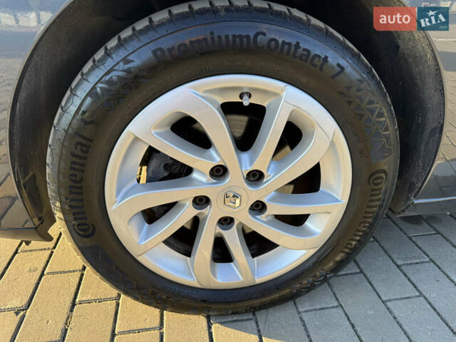 Серый Рено Меган, объемом двигателя 1.6 л и пробегом 191 тыс. км за 10850 $, фото 14 на Automoto.ua