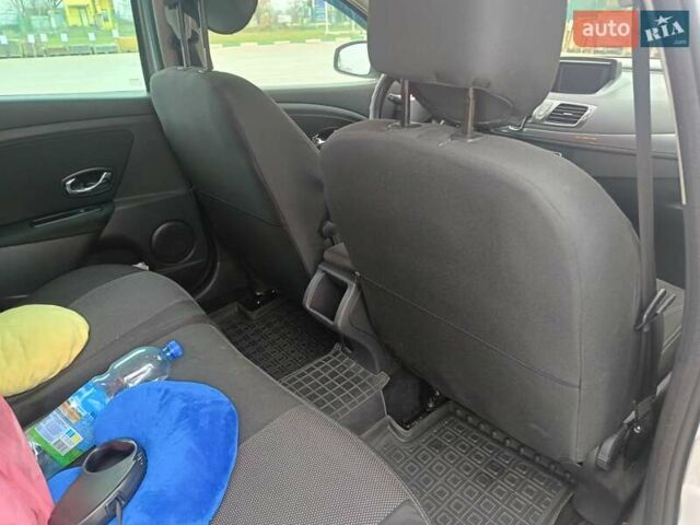 Серый Рено Меган, объемом двигателя 1.5 л и пробегом 223 тыс. км за 9500 $, фото 12 на Automoto.ua