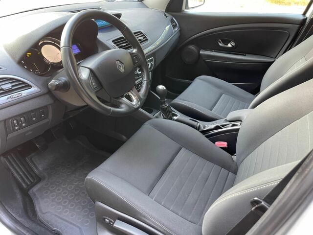 Серый Рено Меган, объемом двигателя 1.5 л и пробегом 148 тыс. км за 8750 $, фото 8 на Automoto.ua