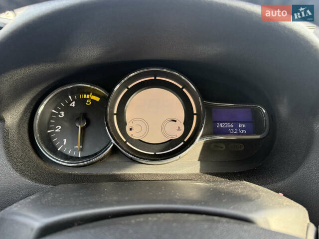 Серый Рено Меган, объемом двигателя 1.46 л и пробегом 242 тыс. км за 9500 $, фото 10 на Automoto.ua