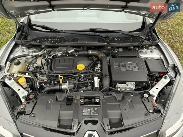 Серый Рено Меган, объемом двигателя 1.6 л и пробегом 250 тыс. км за 10500 $, фото 47 на Automoto.ua