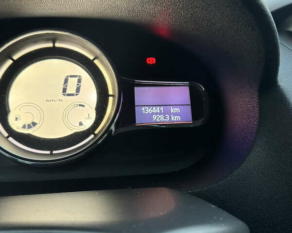 Серый Рено Меган, объемом двигателя 1.5 л и пробегом 136 тыс. км за 9900 $, фото 36 на Automoto.ua