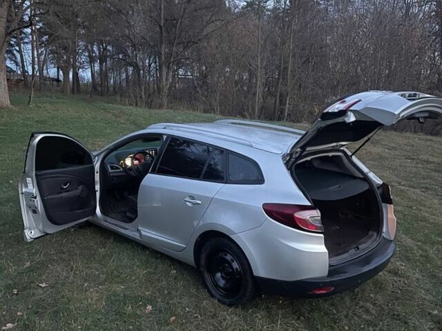 Серый Рено Меган, объемом двигателя 1.5 л и пробегом 250 тыс. км за 7600 $, фото 4 на Automoto.ua