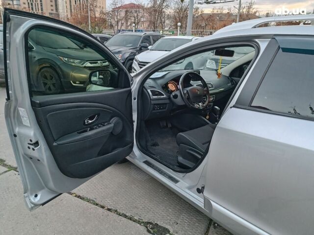 Серый Рено Меган, объемом двигателя 1.5 л и пробегом 216 тыс. км за 8990 $, фото 20 на Automoto.ua