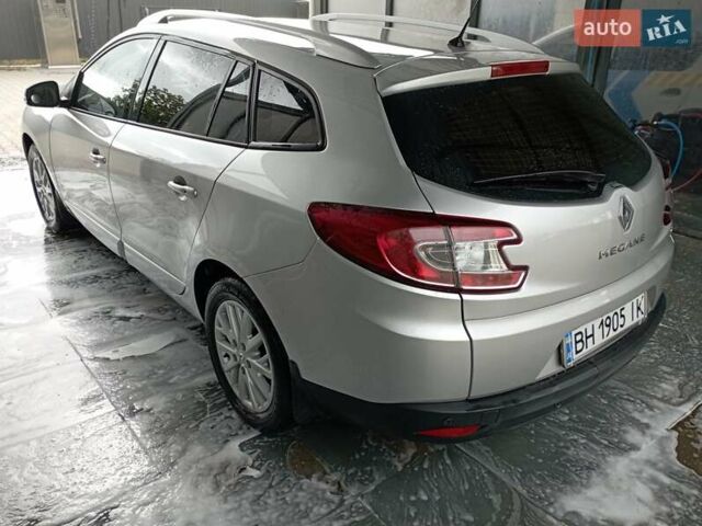 Серый Рено Меган, объемом двигателя 1.46 л и пробегом 230 тыс. км за 7999 $, фото 4 на Automoto.ua
