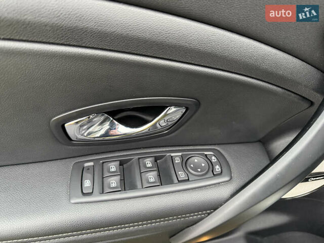 Серый Рено Меган, объемом двигателя 1.6 л и пробегом 250 тыс. км за 10500 $, фото 24 на Automoto.ua