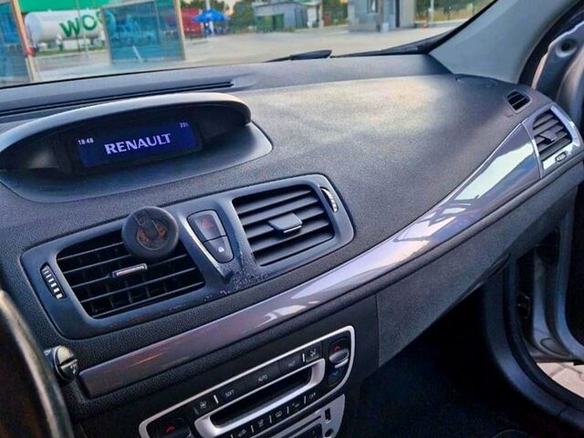 Сірий Рено Меган, об'ємом двигуна 1.5 л та пробігом 246 тис. км за 8000 $, фото 2 на Automoto.ua