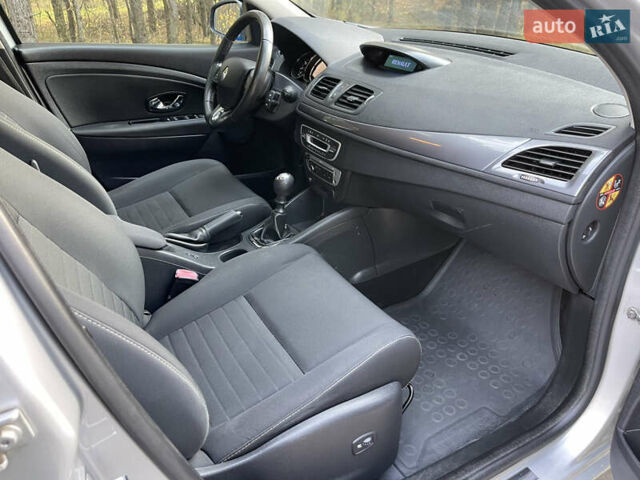 Серый Рено Меган, объемом двигателя 1.46 л и пробегом 148 тыс. км за 8950 $, фото 78 на Automoto.ua
