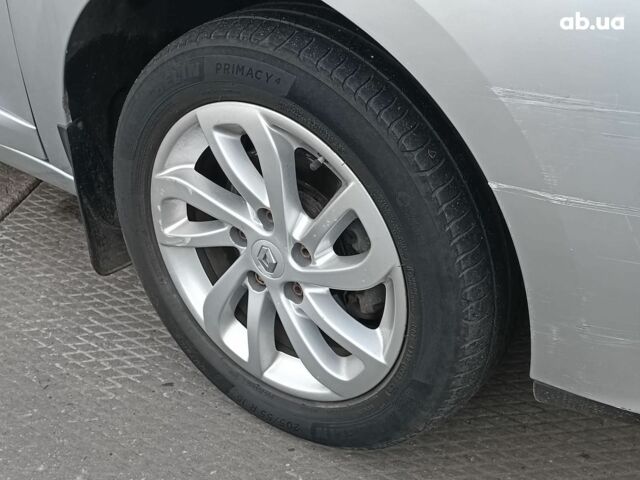 Серый Рено Меган, объемом двигателя 1.5 л и пробегом 216 тыс. км за 8990 $, фото 5 на Automoto.ua