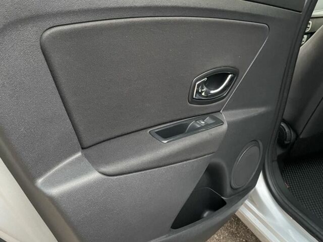 Серый Рено Меган, объемом двигателя 1.5 л и пробегом 217 тыс. км за 7800 $, фото 14 на Automoto.ua