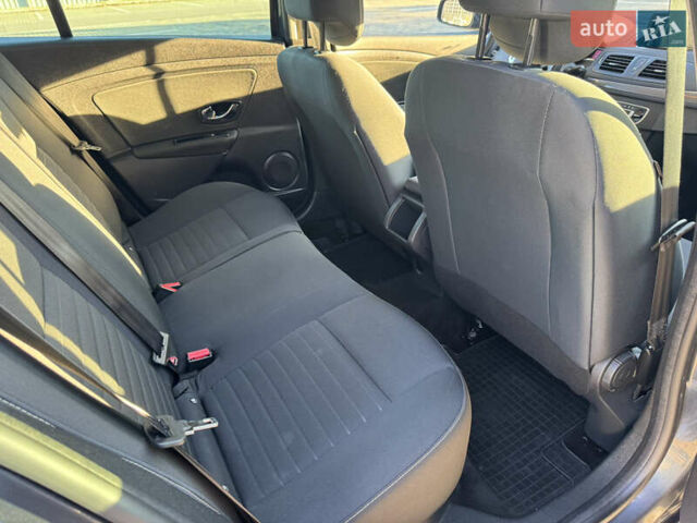 Серый Рено Меган, объемом двигателя 1.6 л и пробегом 191 тыс. км за 10850 $, фото 22 на Automoto.ua