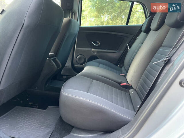 Серый Рено Меган, объемом двигателя 1.46 л и пробегом 148 тыс. км за 8950 $, фото 89 на Automoto.ua