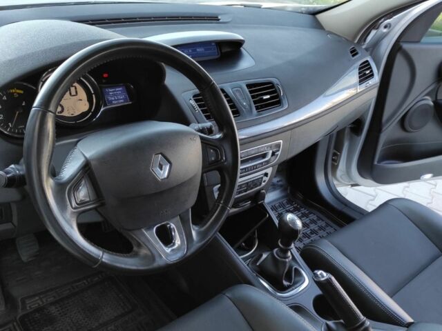 Серый Рено Меган, объемом двигателя 1.5 л и пробегом 210 тыс. км за 8900 $, фото 8 на Automoto.ua