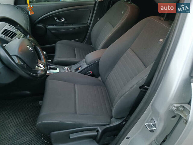 Серый Рено Меган, объемом двигателя 1.5 л и пробегом 216 тыс. км за 8990 $, фото 18 на Automoto.ua