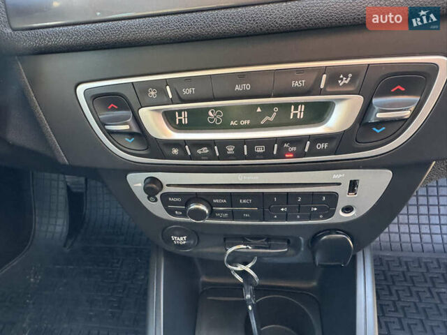 Серый Рено Меган, объемом двигателя 1.6 л и пробегом 191 тыс. км за 10850 $, фото 25 на Automoto.ua