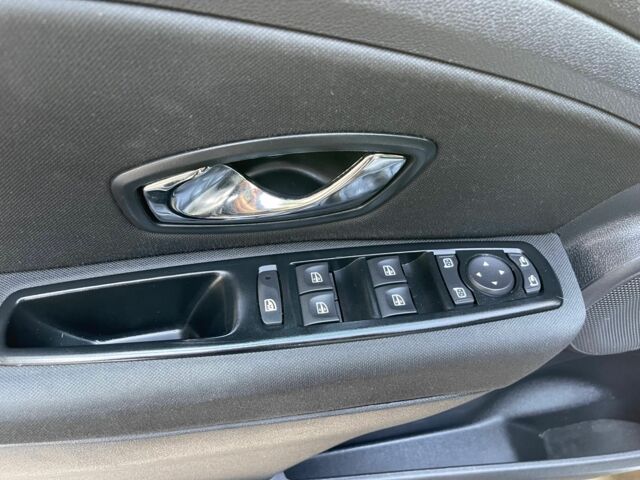 Серый Рено Меган, объемом двигателя 1.5 л и пробегом 148 тыс. км за 8750 $, фото 11 на Automoto.ua