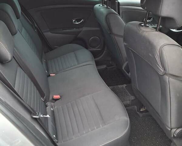 Серый Рено Меган, объемом двигателя 1.5 л и пробегом 251 тыс. км за 8700 $, фото 1 на Automoto.ua