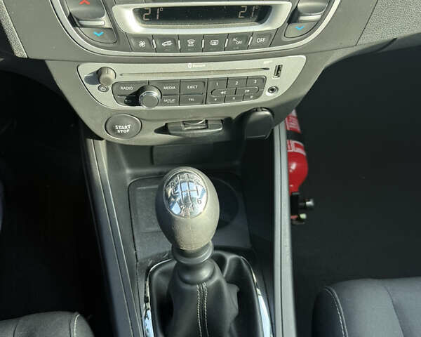 Серый Рено Меган, объемом двигателя 1.46 л и пробегом 242 тыс. км за 9500 $, фото 11 на Automoto.ua