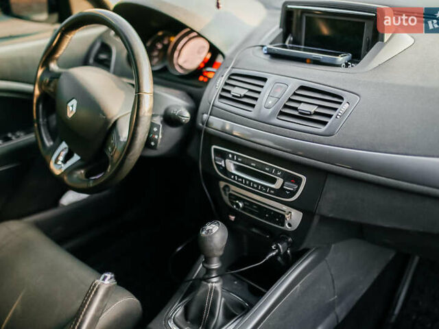 Сірий Рено Меган, об'ємом двигуна 1.46 л та пробігом 270 тис. км за 7000 $, фото 7 на Automoto.ua