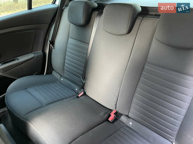 Серый Рено Меган, объемом двигателя 1.46 л и пробегом 148 тыс. км за 8950 $, фото 119 на Automoto.ua