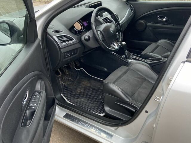 Серый Рено Меган, объемом двигателя 1.5 л и пробегом 300 тыс. км за 7500 $, фото 6 на Automoto.ua