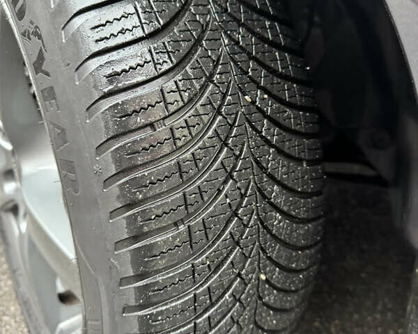 Серый Рено Меган, объемом двигателя 1.5 л и пробегом 136 тыс. км за 9600 $, фото 4 на Automoto.ua