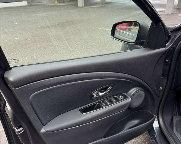 Серый Рено Меган, объемом двигателя 1.5 л и пробегом 136 тыс. км за 9600 $, фото 14 на Automoto.ua