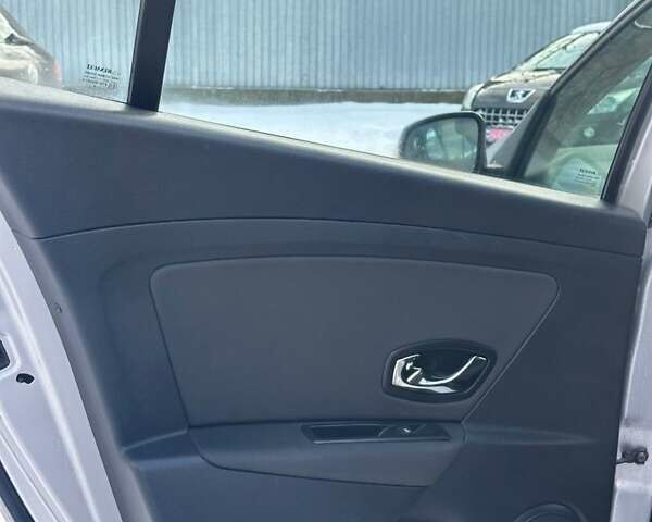 Сірий Рено Меган, об'ємом двигуна 1.46 л та пробігом 301 тис. км за 7999 $, фото 8 на Automoto.ua