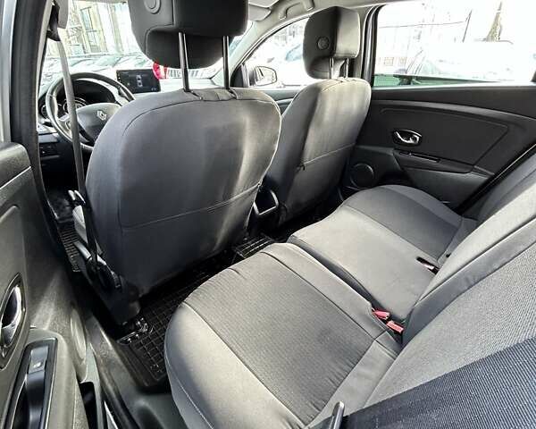 Серый Рено Меган, объемом двигателя 1.46 л и пробегом 255 тыс. км за 8900 $, фото 19 на Automoto.ua