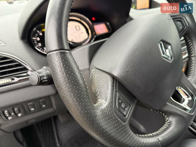 Серый Рено Меган, объемом двигателя 1.6 л и пробегом 250 тыс. км за 10500 $, фото 20 на Automoto.ua