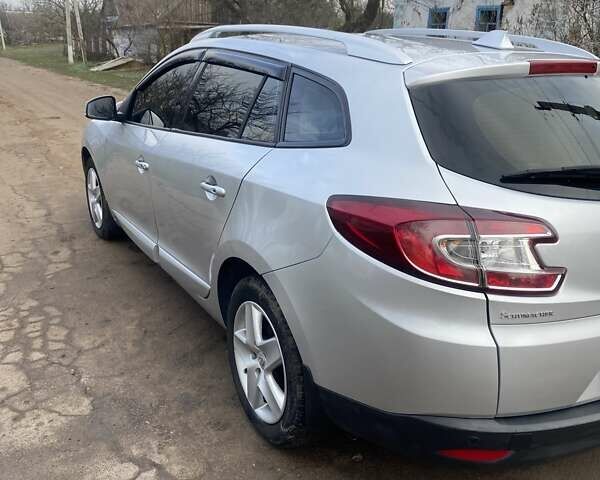 Серый Рено Меган, объемом двигателя 1.46 л и пробегом 189 тыс. км за 10500 $, фото 4 на Automoto.ua