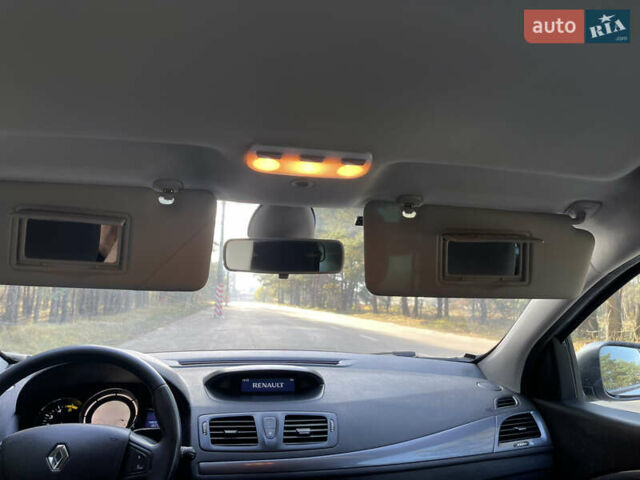 Серый Рено Меган, объемом двигателя 1.46 л и пробегом 148 тыс. км за 8950 $, фото 121 на Automoto.ua