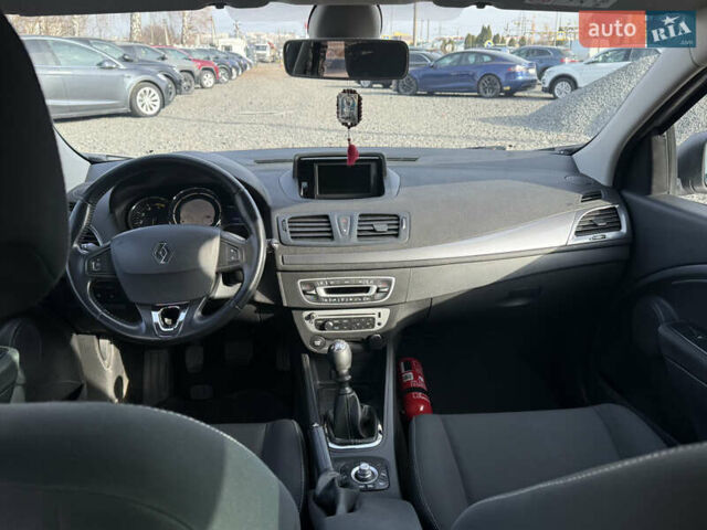 Серый Рено Меган, объемом двигателя 1.46 л и пробегом 242 тыс. км за 9500 $, фото 8 на Automoto.ua