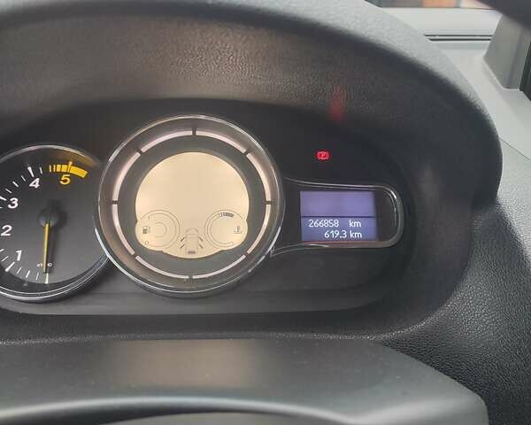 Серый Рено Меган, объемом двигателя 1.46 л и пробегом 229 тыс. км за 9300 $, фото 7 на Automoto.ua