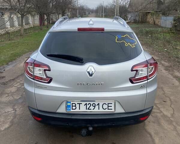 Серый Рено Меган, объемом двигателя 1.46 л и пробегом 189 тыс. км за 10500 $, фото 3 на Automoto.ua