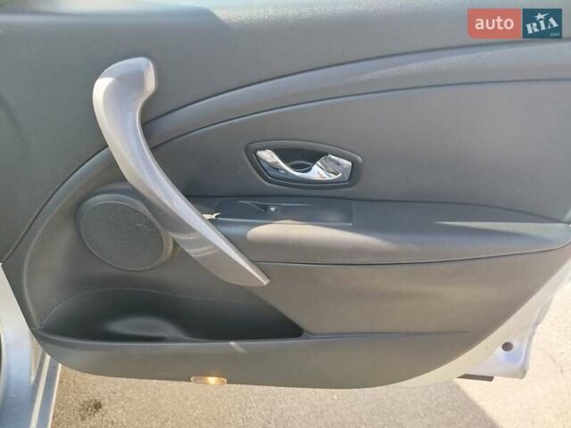 Сірий Рено Меган, об'ємом двигуна 1.5 л та пробігом 190 тис. км за 8500 $, фото 7 на Automoto.ua