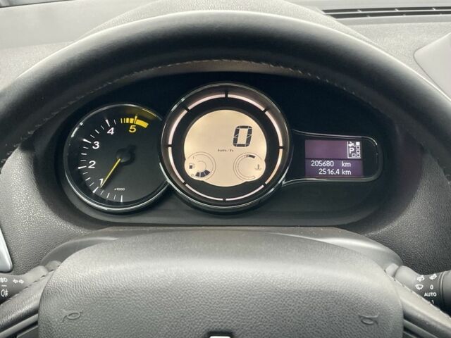 Серый Рено Меган, объемом двигателя 1.5 л и пробегом 206 тыс. км за 8990 $, фото 17 на Automoto.ua