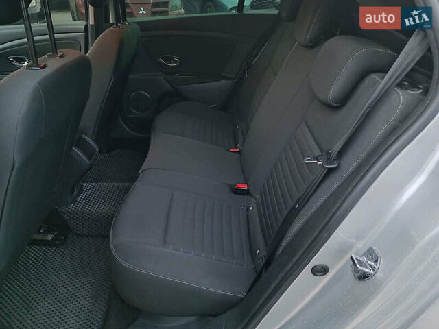 Серый Рено Меган, объемом двигателя 1.5 л и пробегом 216 тыс. км за 8990 $, фото 11 на Automoto.ua