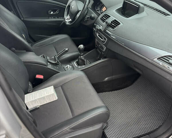 Серый Рено Меган, объемом двигателя 1.46 л и пробегом 360 тыс. км за 8500 $, фото 8 на Automoto.ua