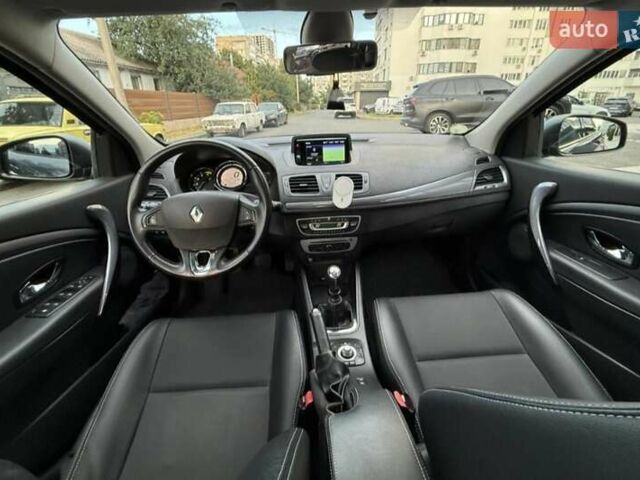 Серый Рено Меган, объемом двигателя 1.5 л и пробегом 214 тыс. км за 9999 $, фото 8 на Automoto.ua