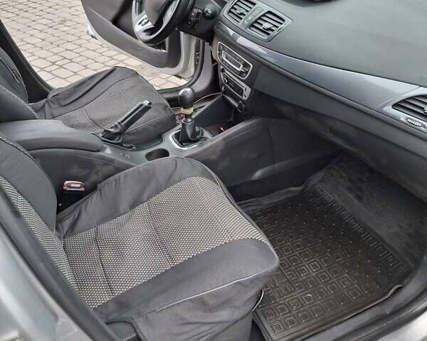 Серый Рено Меган, объемом двигателя 1.5 л и пробегом 251 тыс. км за 8700 $, фото 7 на Automoto.ua