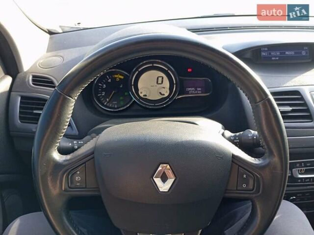 Серый Рено Меган, объемом двигателя 1.46 л и пробегом 240 тыс. км за 9000 $, фото 1 на Automoto.ua