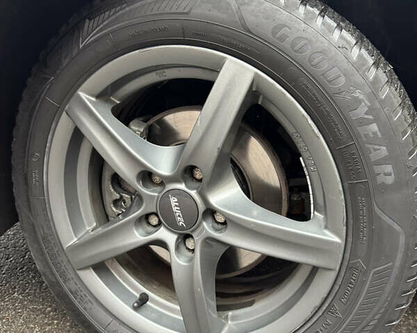 Серый Рено Меган, объемом двигателя 1.5 л и пробегом 136 тыс. км за 9600 $, фото 3 на Automoto.ua