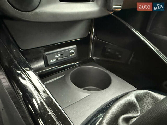 Серый Рено Меган, объемом двигателя 1.6 л и пробегом 250 тыс. км за 10500 $, фото 28 на Automoto.ua