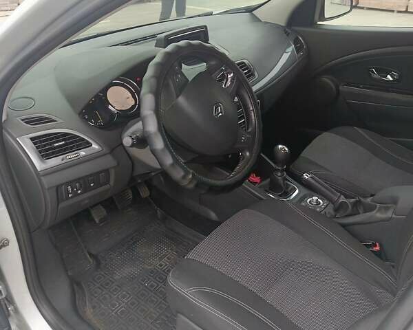 Серый Рено Меган, объемом двигателя 1.5 л и пробегом 223 тыс. км за 9500 $, фото 20 на Automoto.ua