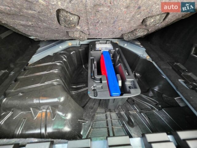 Сірий Рено Меган, об'ємом двигуна 1.2 л та пробігом 120 тис. км за 7850 $, фото 58 на Automoto.ua