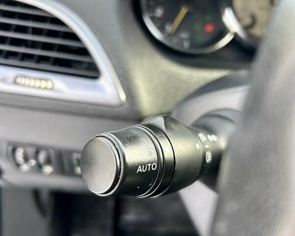 Серый Рено Меган, объемом двигателя 1.46 л и пробегом 255 тыс. км за 8900 $, фото 25 на Automoto.ua